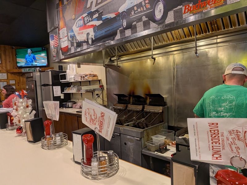Servers Who Handle the Rush