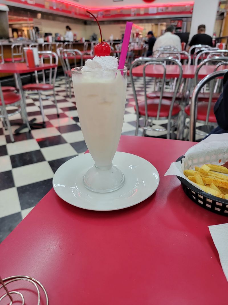 Shakes in Classic Fountain Glasses Shakes in Classic Fountain Glasses