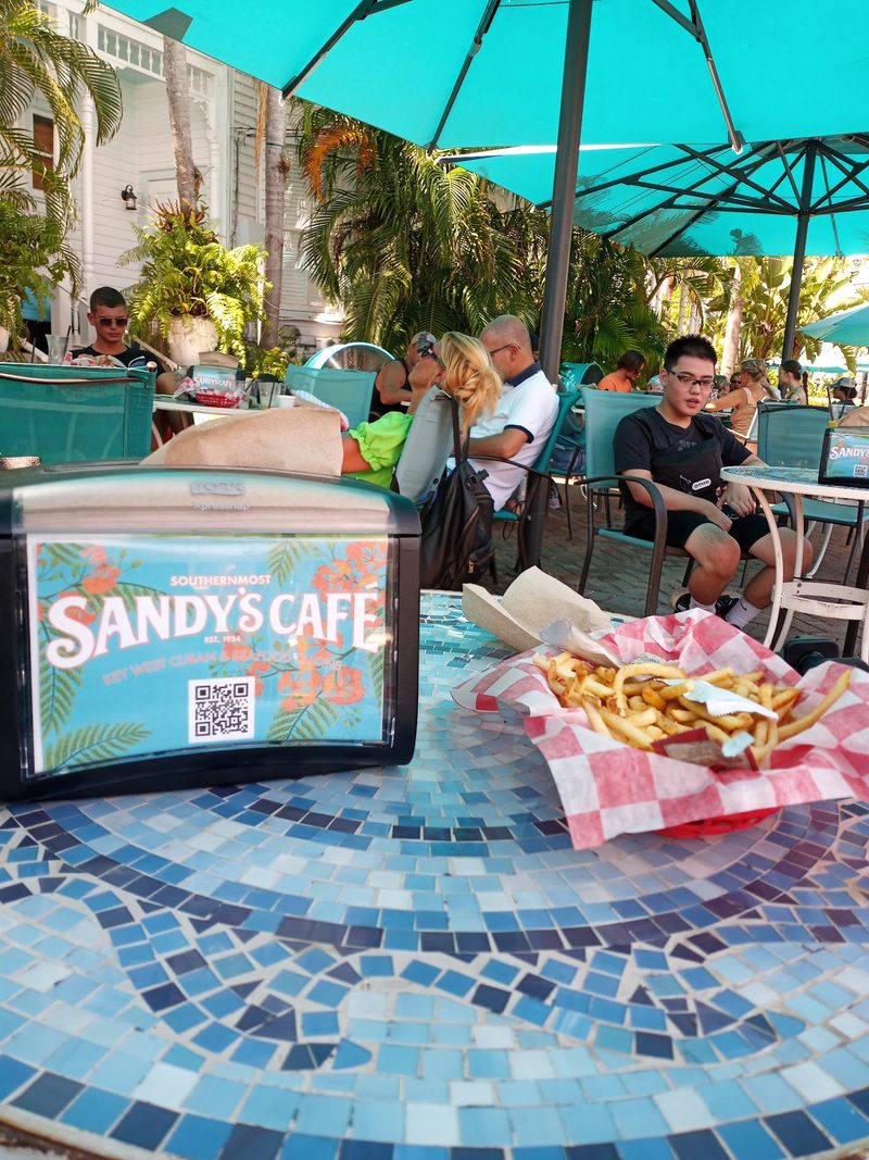 Sidewalk Seats and People Watching Sidewalk Seats and People Watching