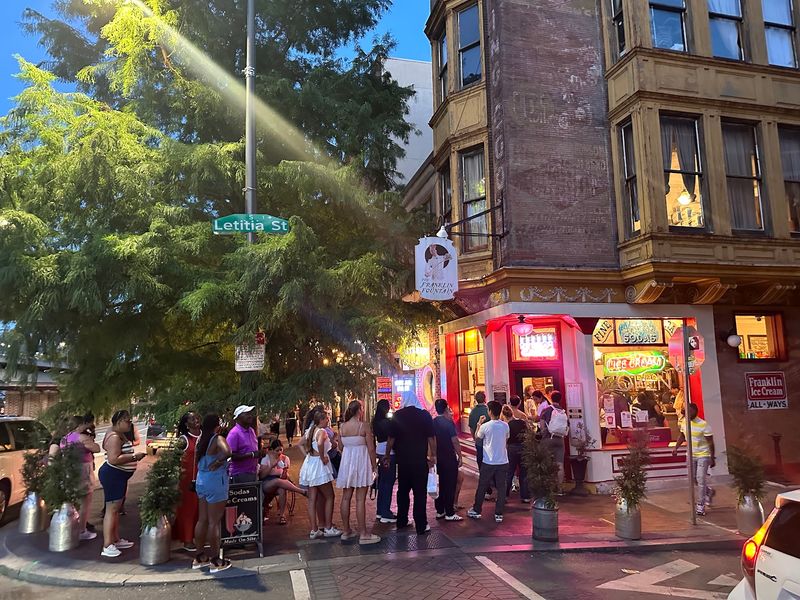 Sidewalk Seats and a Social Scene