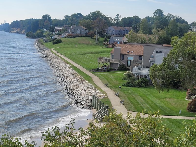Small-Town Pace and Neighborly Feel Small-Town Pace and Neighborly Feel