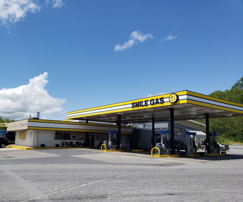 Smiley's Travel Center and Sports Bar, Raphine, VA