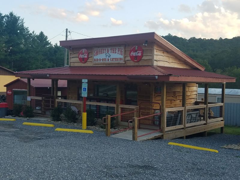 Smokey and the Pig, Fairview, NC