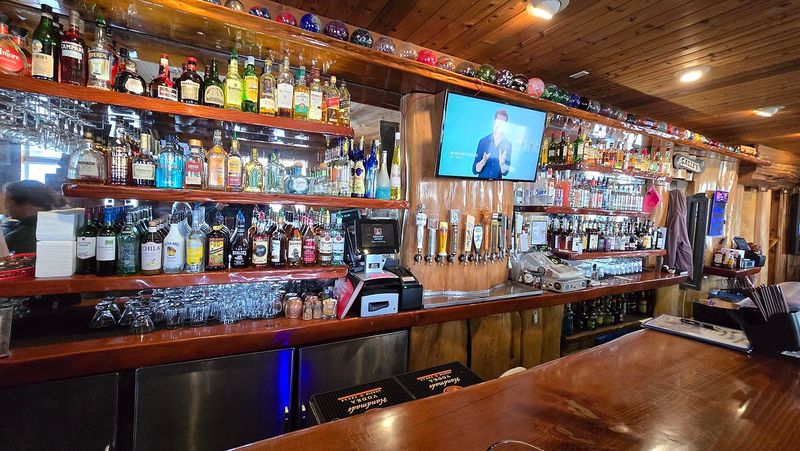 Snug Harbor | Bar and Grill, Lincoln City, OR Snug Harbor | Bar and Grill, Lincoln City, OR