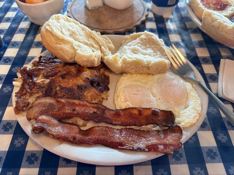 Southern Breakfast and the Grits Tradition