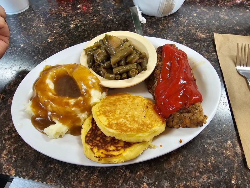 Southern Plates and Cornbread Glory Southern Plates and Cornbread Glory