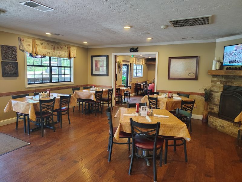 Spotless Rooms, Patio Pups, and Family Tables