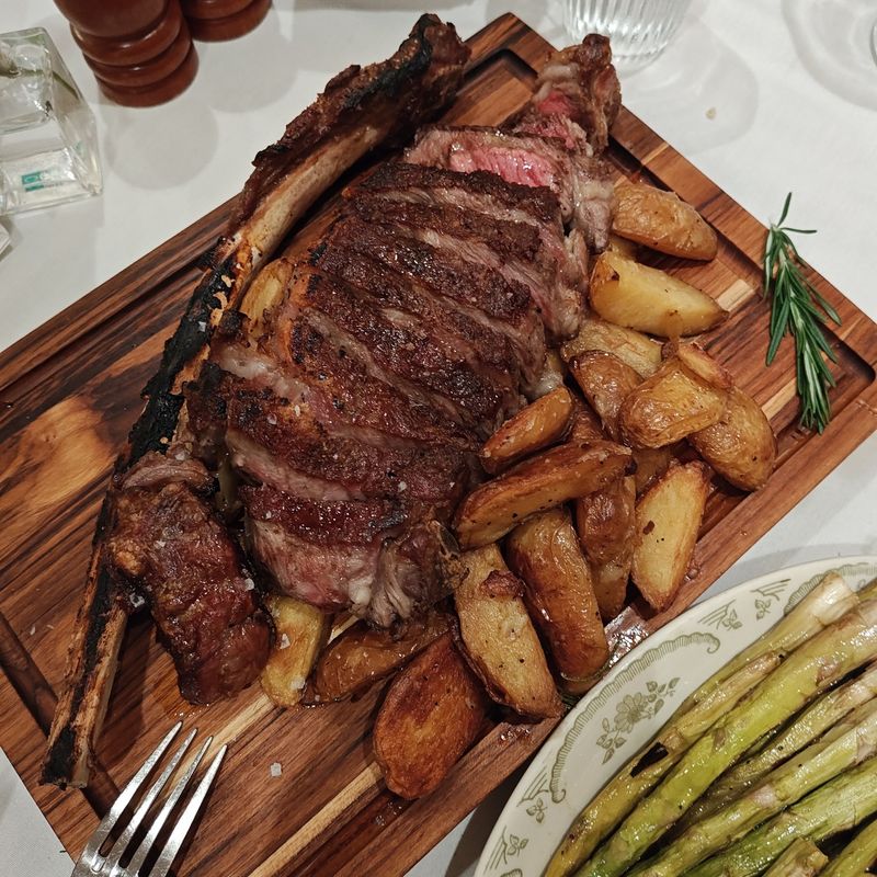 Steaks With a Tuscan Accent