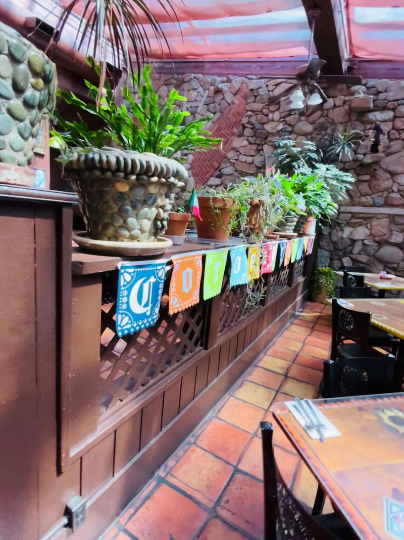 Stone Walls, Patio Corners, and Homey Decor Stone Walls, Patio Corners, and Homey Decor