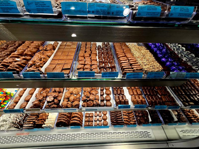 Sugar-Free Shelves Worth the Trip