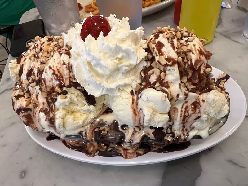 Sundaes Built Like Skyscrapers