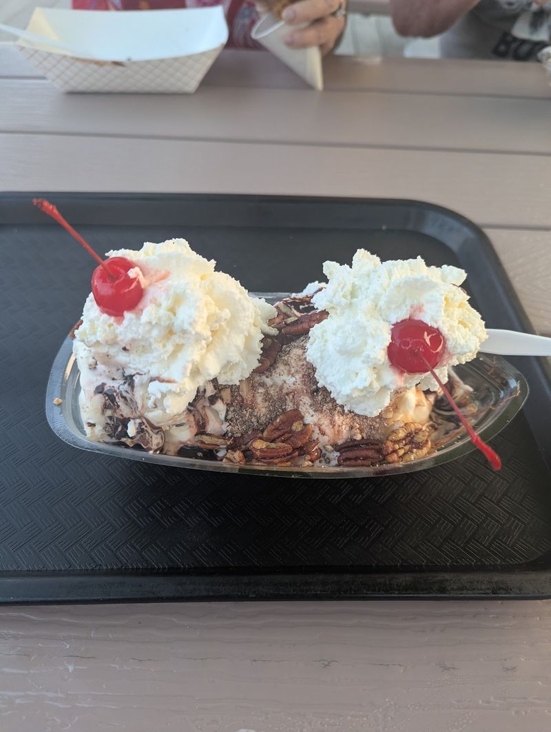 Sundaes, Splits, And Slices Sundaes, Splits, And Slices