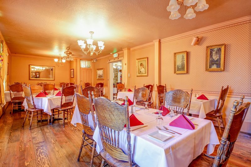 Suppers in the Dining Room Suppers in the Dining Room