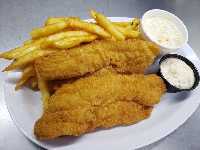 THE FISH HOUSE &GRILL, Louisville, KY