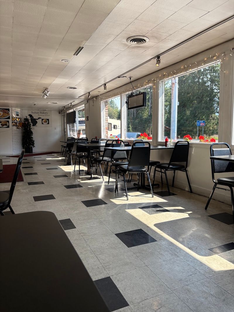 Tables, Patio Seats, And Easy Parking Tables, Patio Seats, And Easy Parking