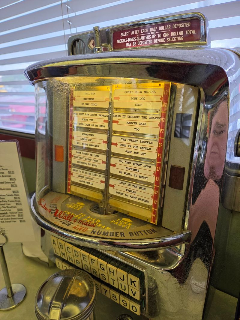 Tableside Jukeboxes That Still Work Tableside Jukeboxes That Still Work