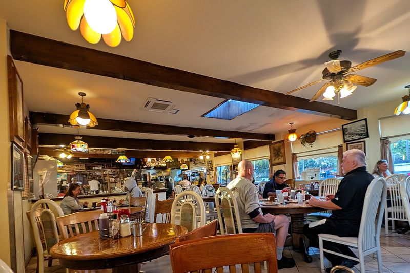 Teddy's Cafe, Los Angeles, CA Teddy's Cafe, Los Angeles, CA