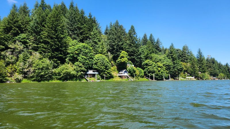Tenmile Lakes Right at the Dock