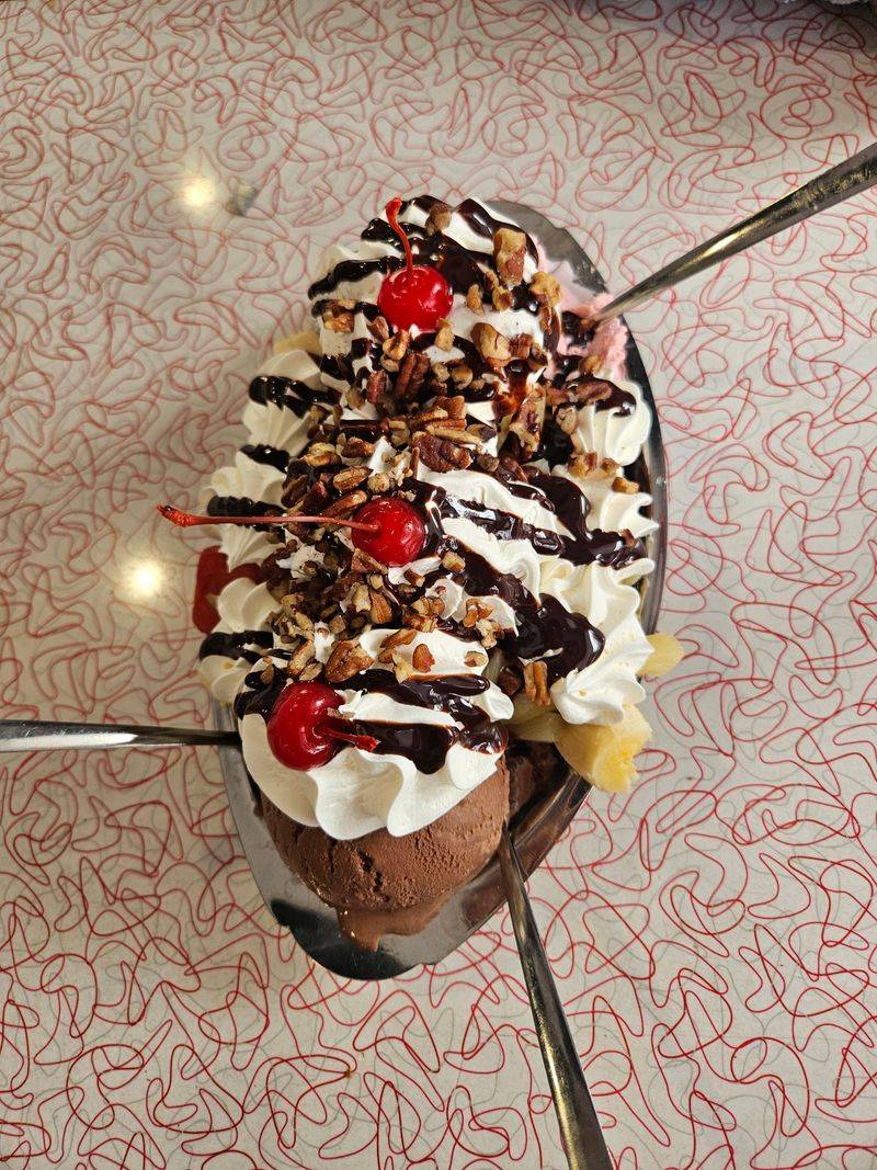 The Banana Split Situation