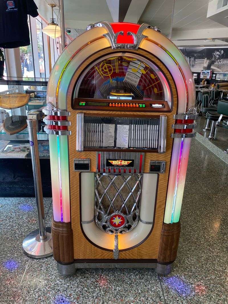 The Jukebox That Steals the Spotlight
