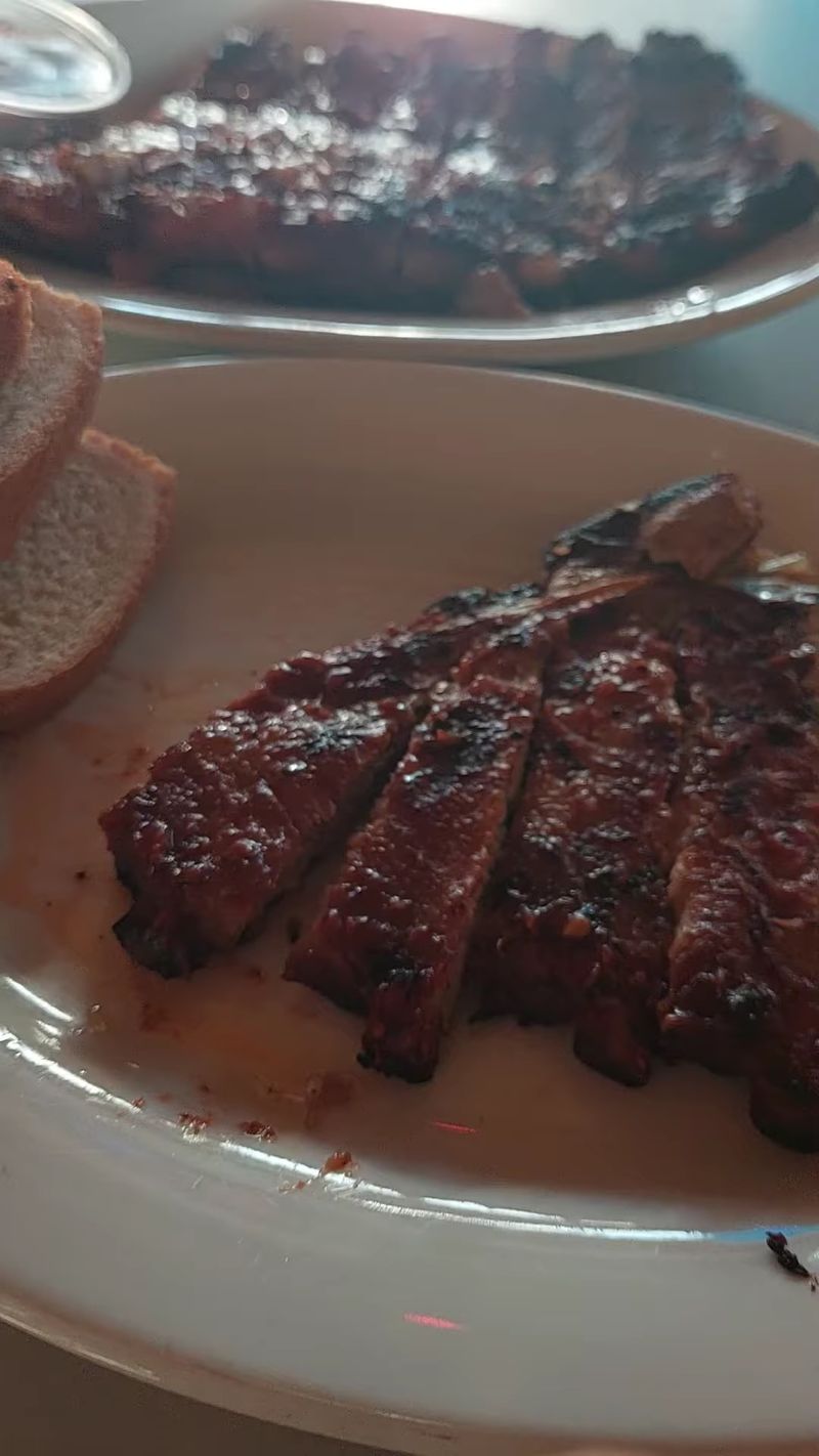 The Ribs Everyone Argues About