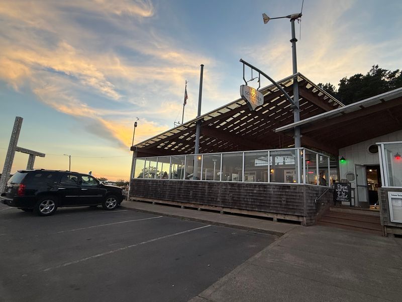 The Schooner Restaurant & Lounge, Netarts, OR