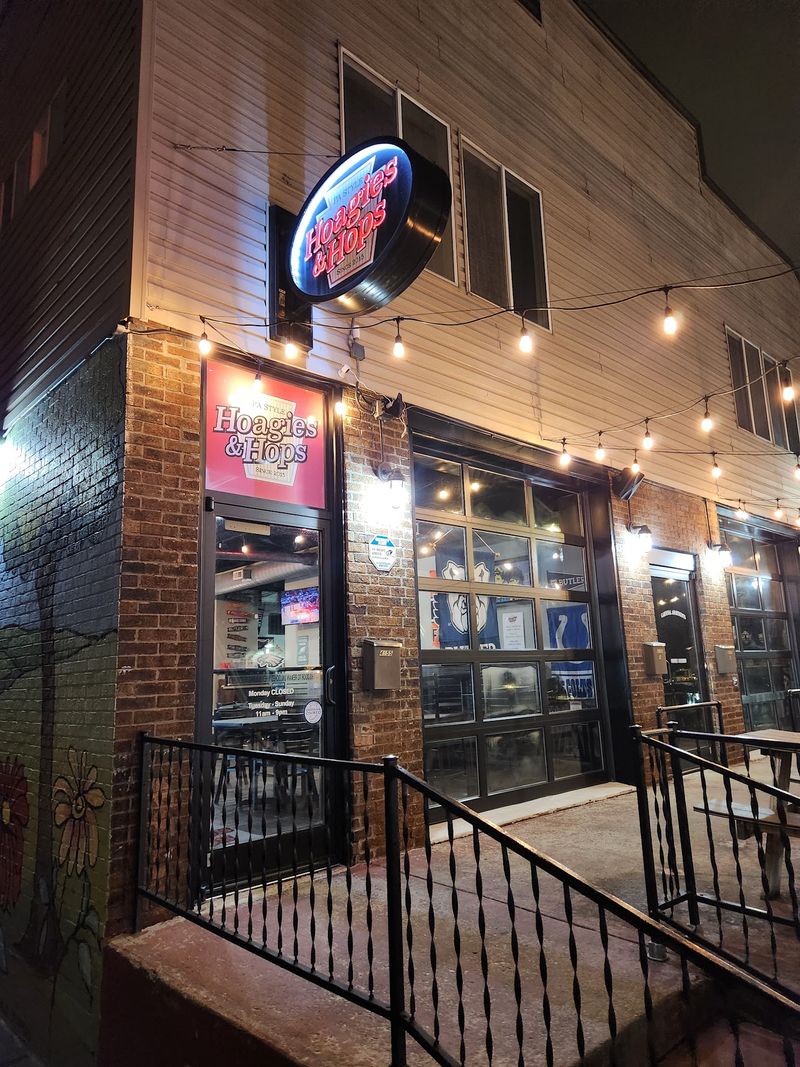 Thursday Nights and Open Mic Tunes Thursday Nights and Open Mic Tunes