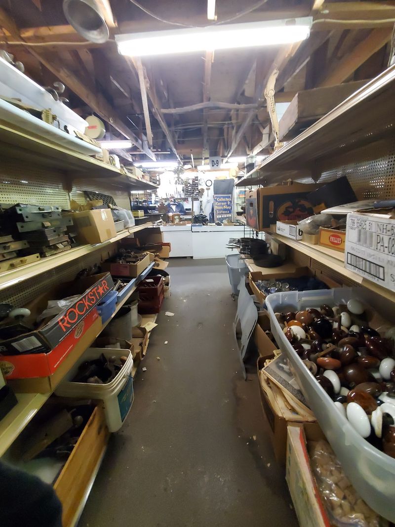 Tight Aisles and Tidy Corners Tight Aisles and Tidy Corners