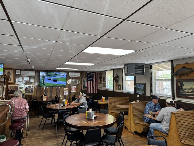 Trail Riders, Families and Burger Hunters
