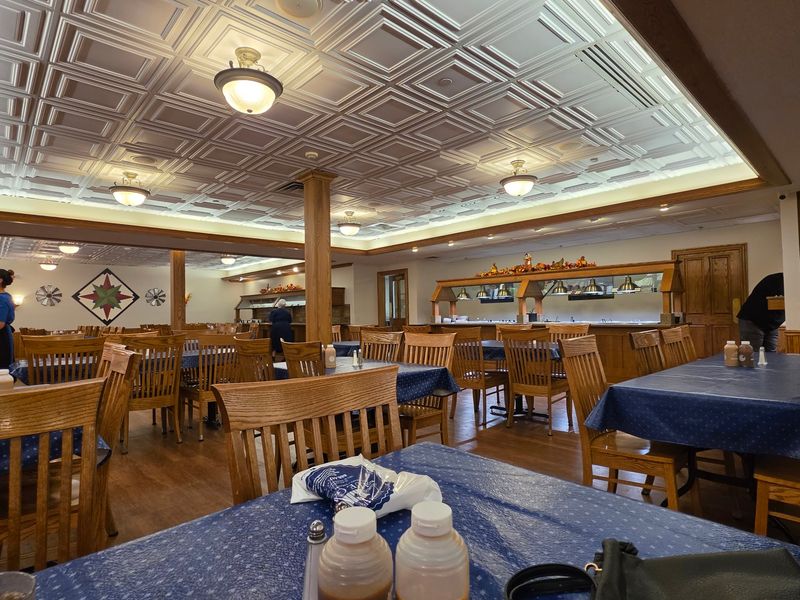 Two Floors, Two Ways to Eat