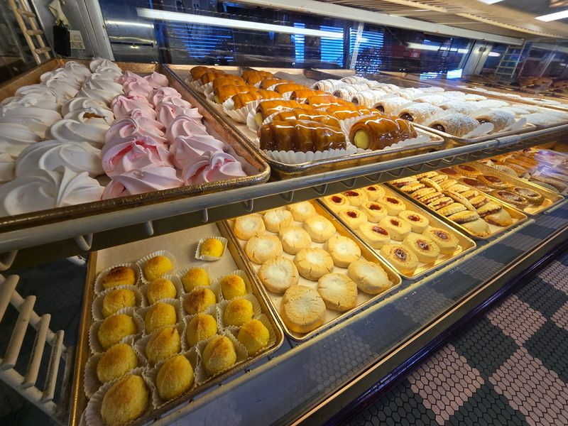 Versailles Bakery, Miami, FL Versailles Bakery, Miami, FL
