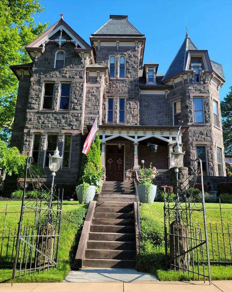 Victorian Streets That Feel Like a Time Capsule Victorian Streets That Feel Like a Time Capsule