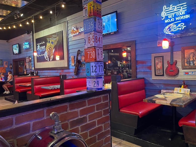 Walls That Play the Blues