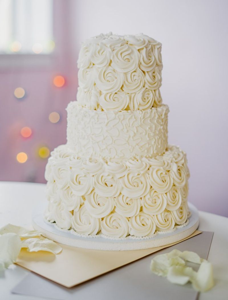 Wedding Cakes That Steal the Reception Wedding Cakes That Steal the Reception