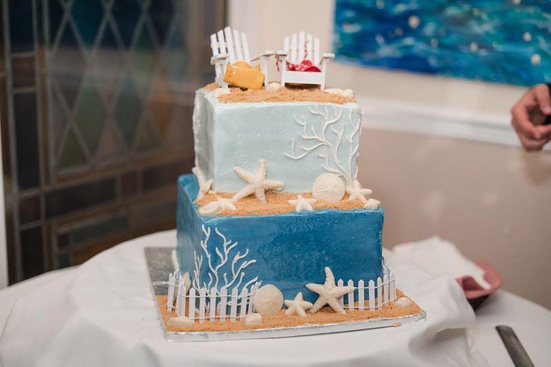 Wedding Cakes with a Sense of Humor