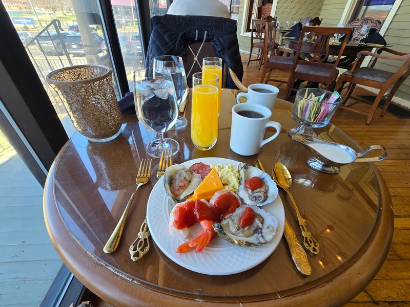 Weekend Mornings and the Breakfast Crowd