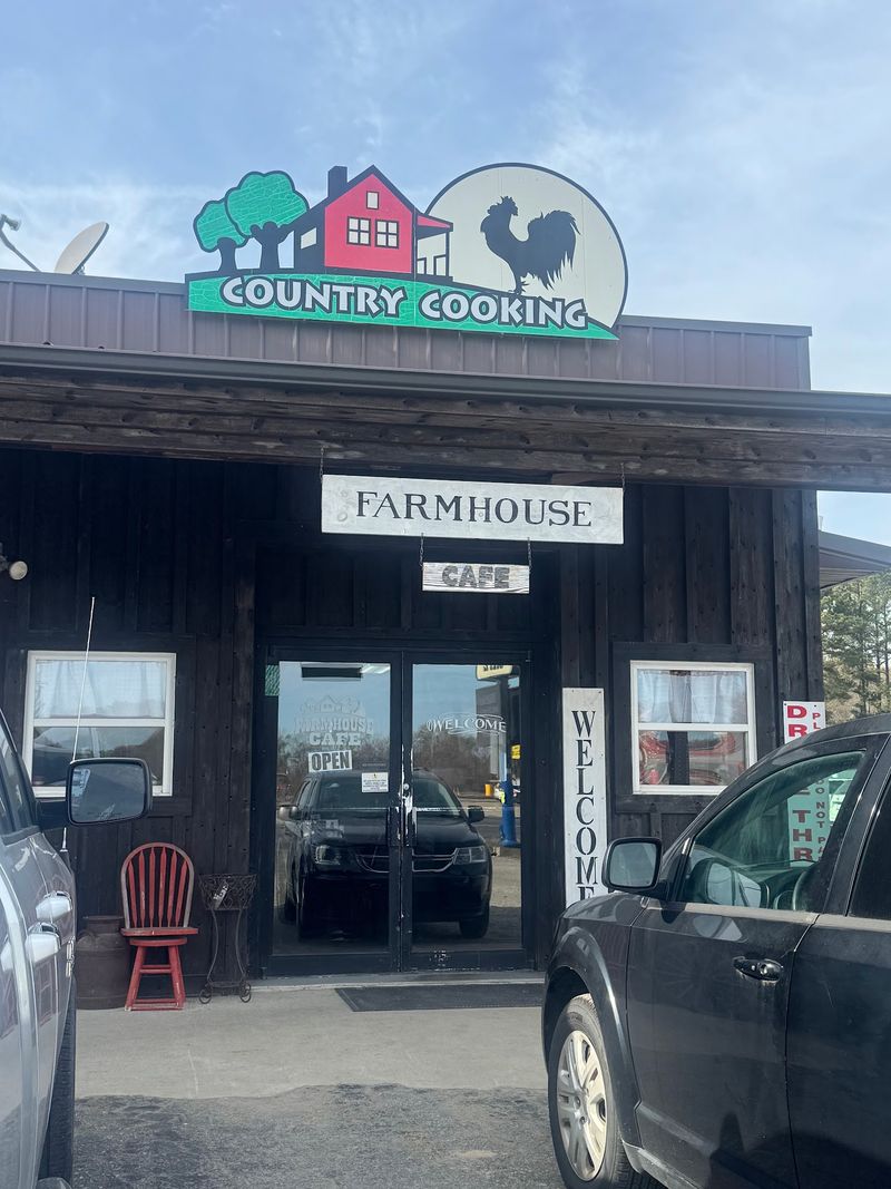 Where Highway 367 Meets a Homestyle Welcome