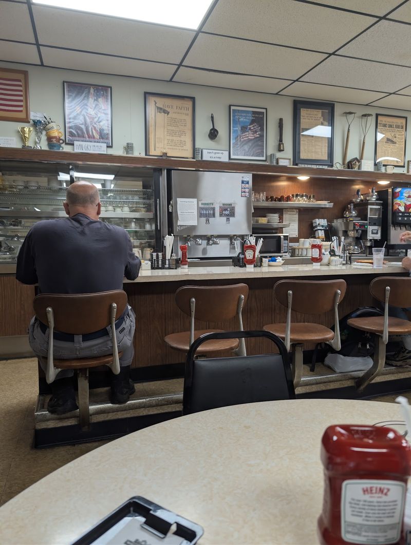 Where Locals and Road Trippers Share the Counter Where Locals and Road Trippers Share the Counter