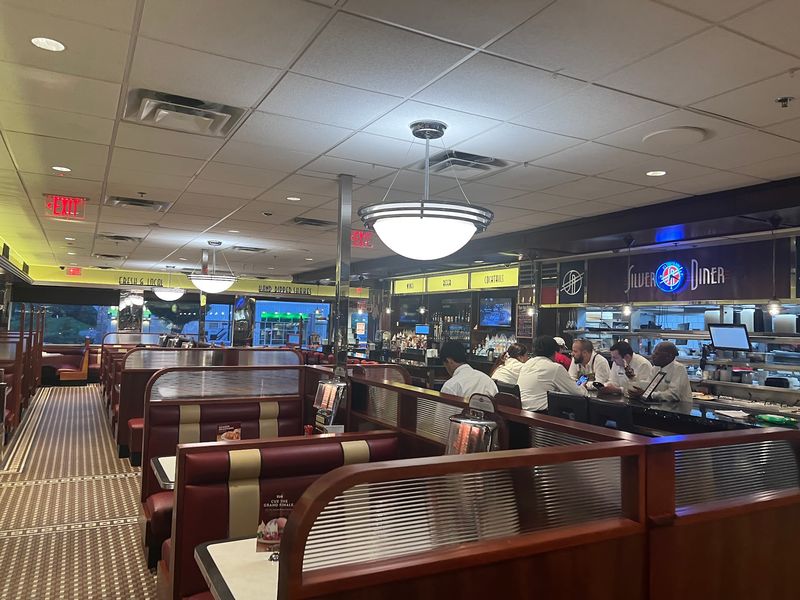 Where the Dining Car Spirit Lives On