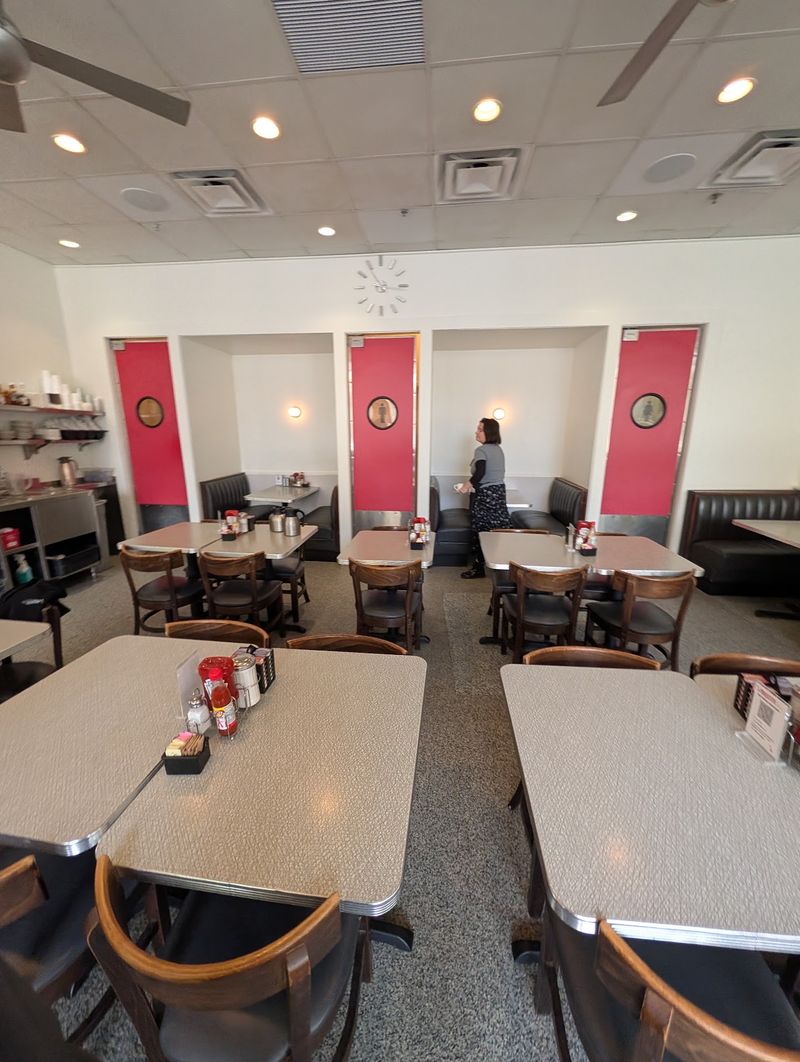 Who Feels at Home in the Booths