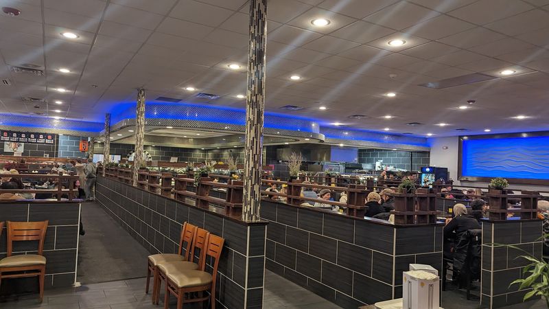 Who Fills the Big Dining Room Who Fills the Big Dining Room