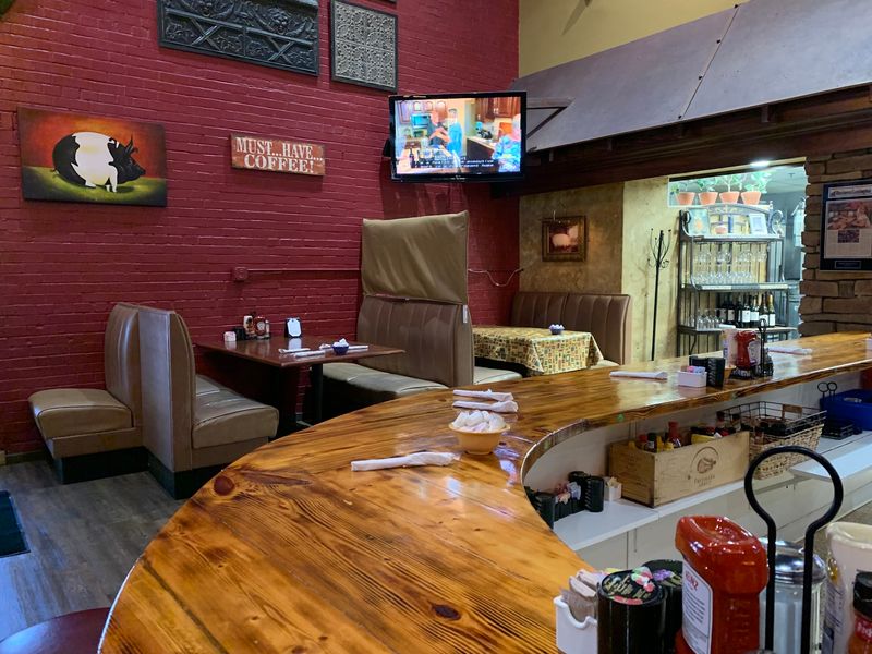Who Fills the Booths on a Busy Morning