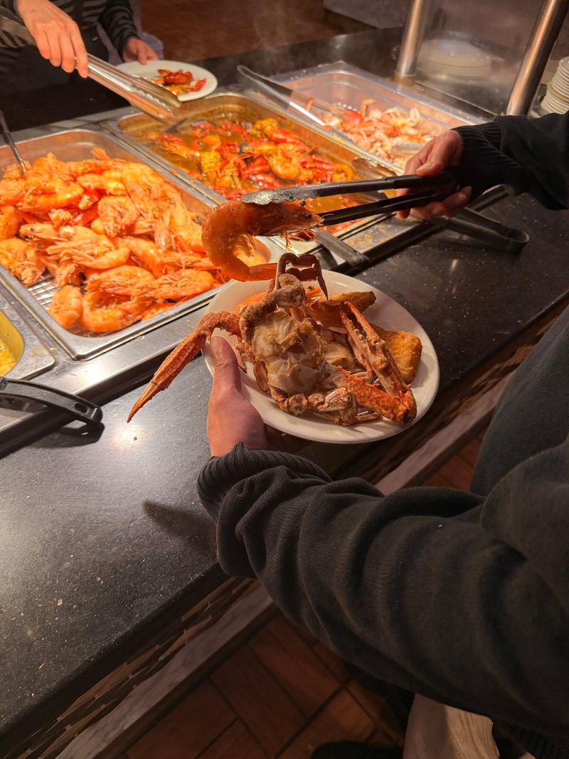 Why Weekend Dinners Fill Up Fast Why Weekend Dinners Fill Up Fast