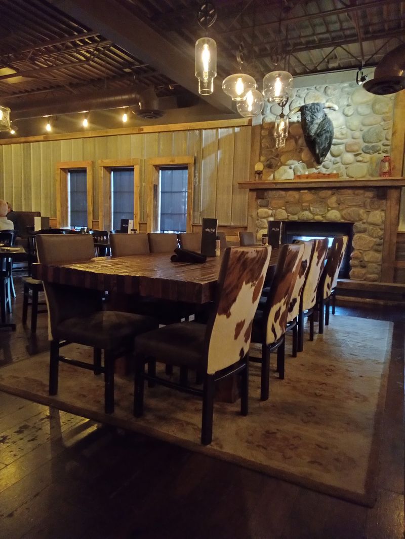 Willy T's Tavern & Grill, Alexandria, MN Willy T's Tavern & Grill, Alexandria, MN
