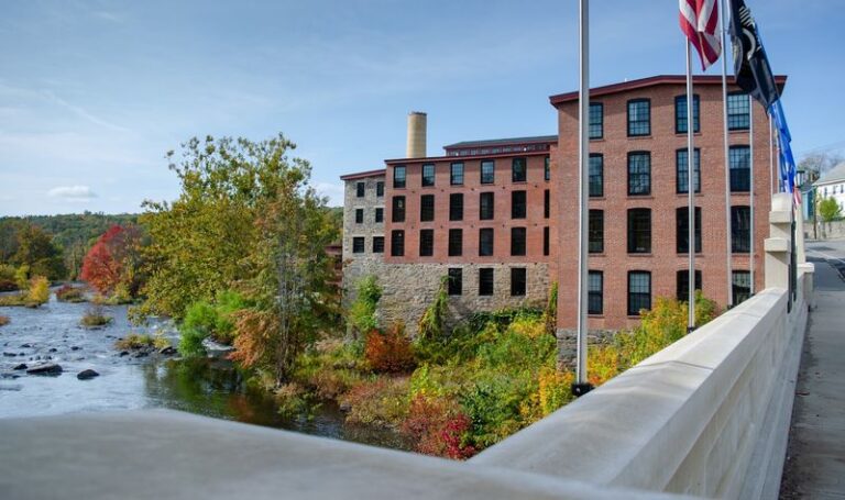 Retirees Are Quietly Moving To Putnam, A Connecticut Mill Town With Cheap Homes And Antique Shops