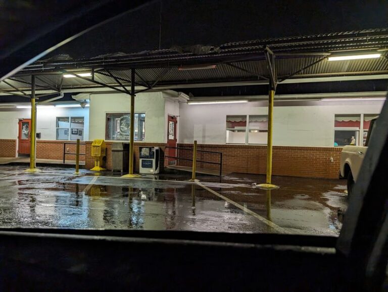 Lines Out The Door At Sprayberry’s Barbecue In Newnan Have Lasted Since 1926