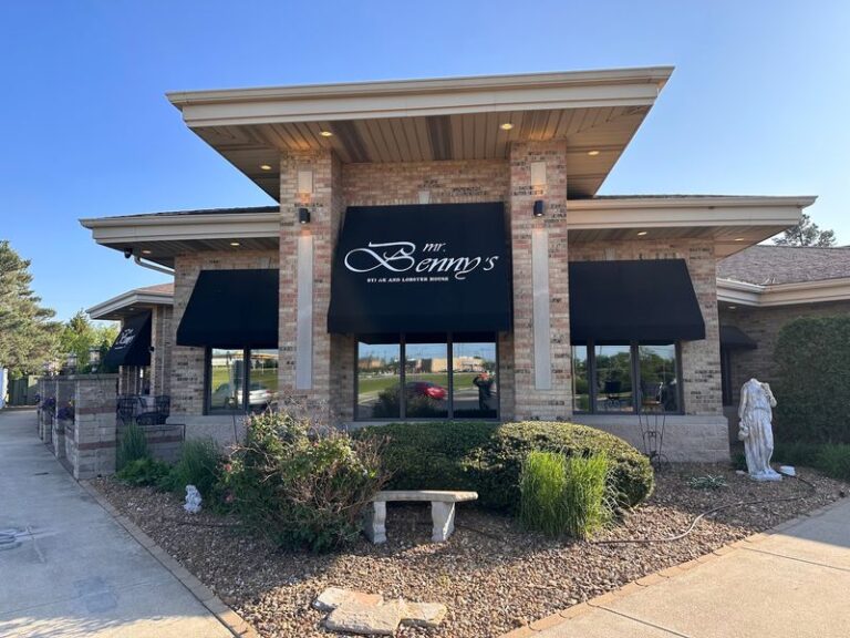Sinatra On The Stereo And A Bone-In Filet Keep Illinois Steak Lovers Driving Out To This Old-School Mokena Supper Club