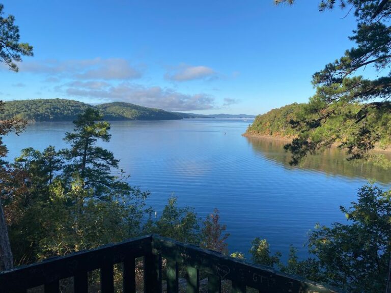 This Arkansas State Park Hides Clear Water, Uncrowded Swim Spots, And Beautiful Trails