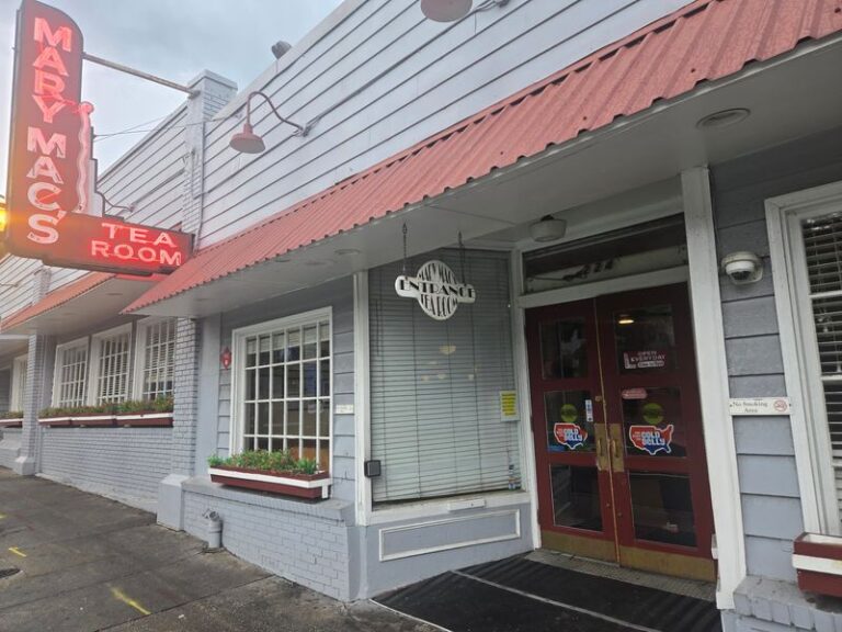Mary Mac’s Tea Room In Atlanta Still Hands Every First-Timer A Free Cup Of Pot Likker