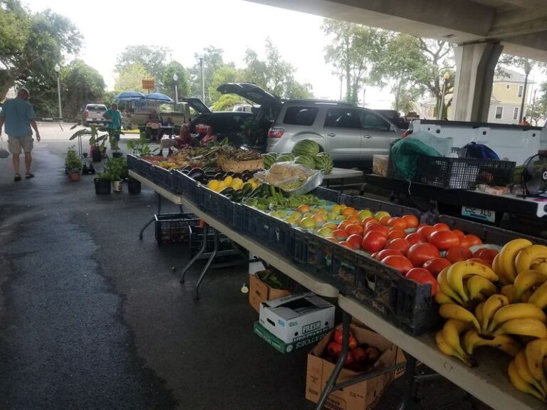 This Mississippi Farmers’ Market Rewards The Drive With Homemade Pecan Pies And Local Produce